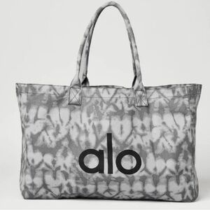 ALO Yoga Black and Gray Patterned Tote Gym Bag